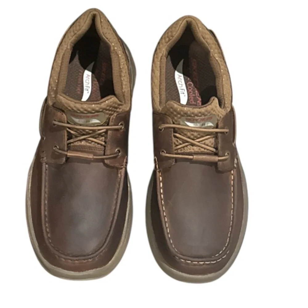New authentic Skechers leather memory foam arch fit boat shoes men’s 11 display